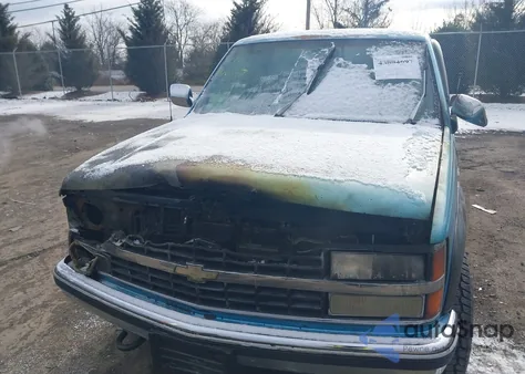 1993 Chevrolet Gmt-400 K2500 из США, поврежденный, VIN 1GCGK24N4PE113604